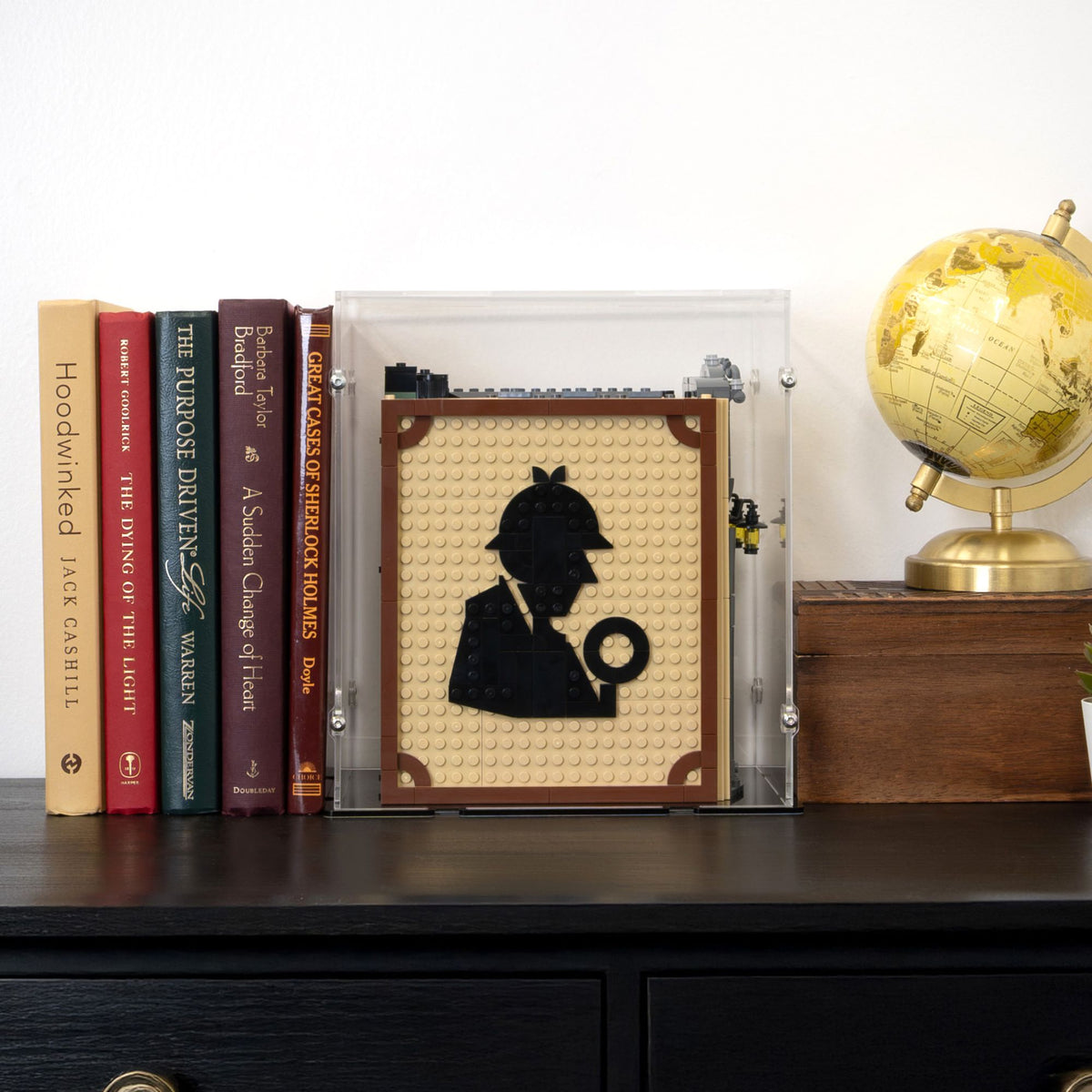 Sherlock Holmes: Book Nook Display Case for LEGO 10351 (Closed)