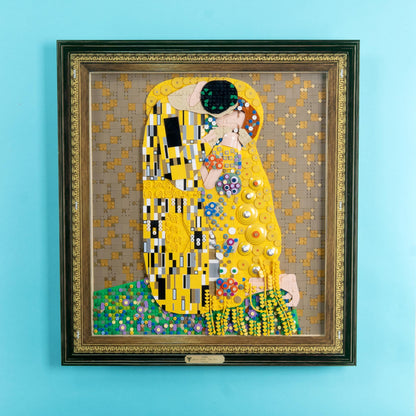 Special Edition Gustav Klimt - The Kiss Wall Mounted Display Case for LEGO 31221