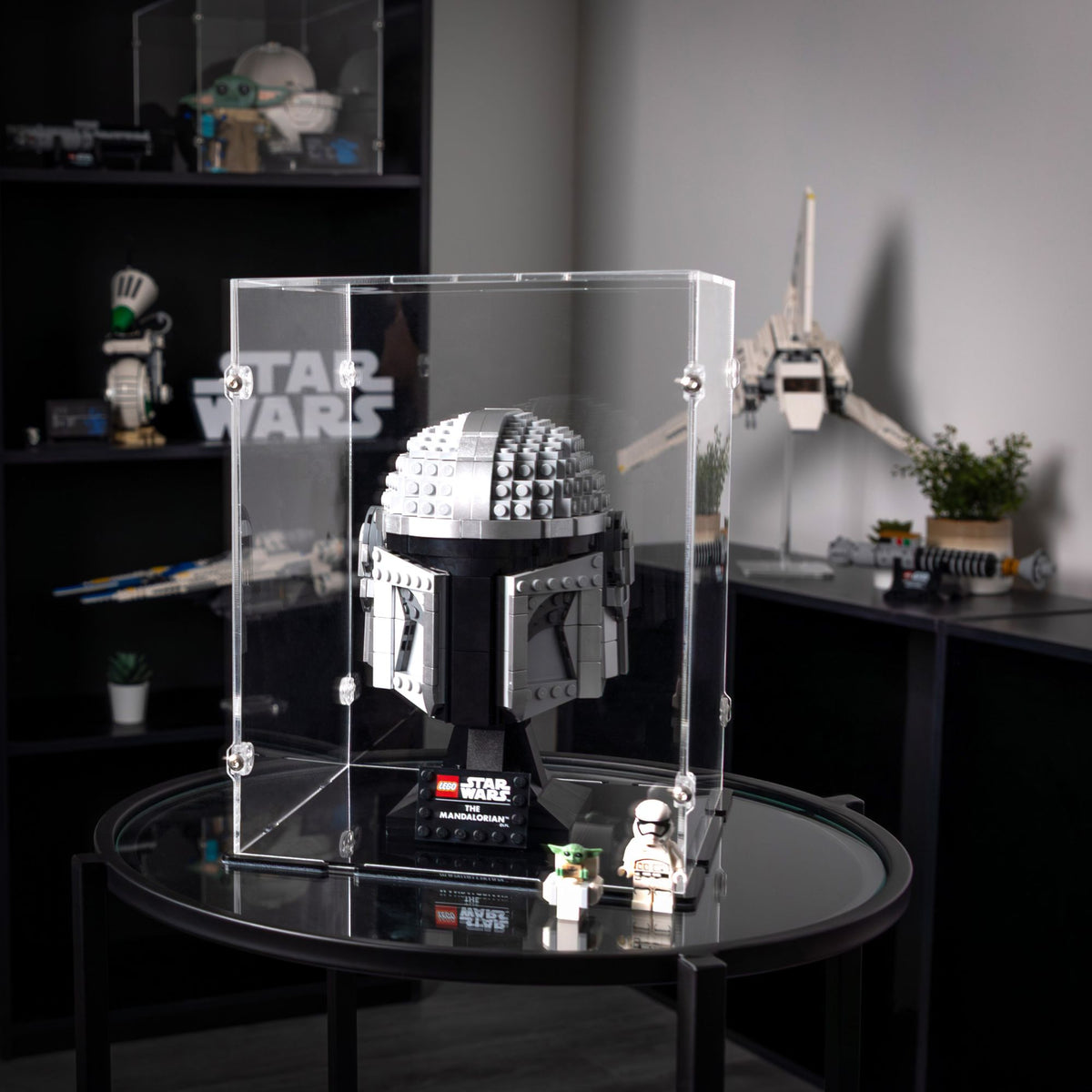 The Mandalorian Helmet Display Case for LEGO 75328