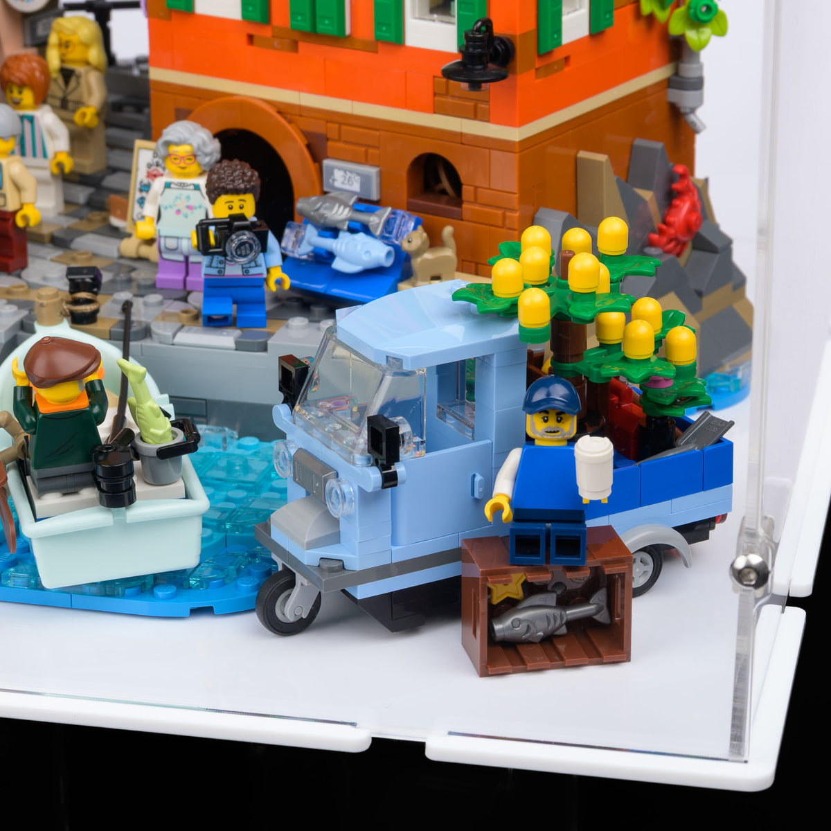 Italian Riviera Display Case for LEGO 21359