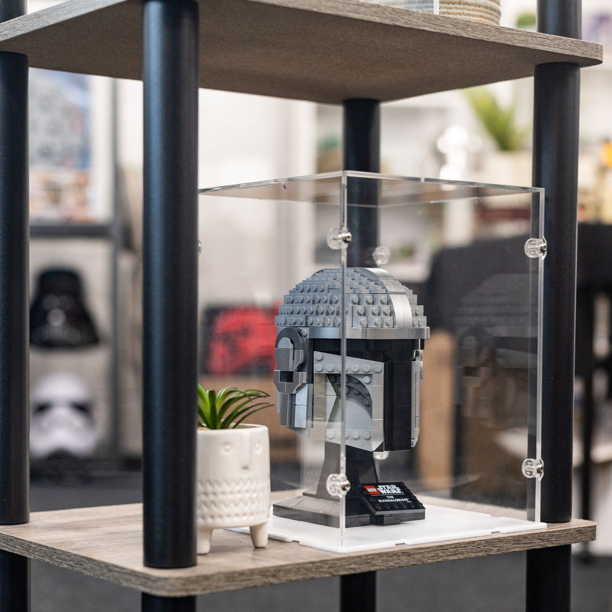 The Mandalorian Helmet Display Case for LEGO 75328