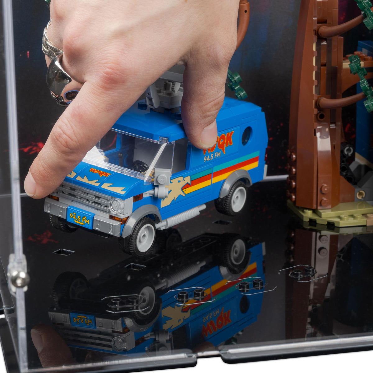 Stranger Things Creel House Special Edition Display Case for LEGO 11370