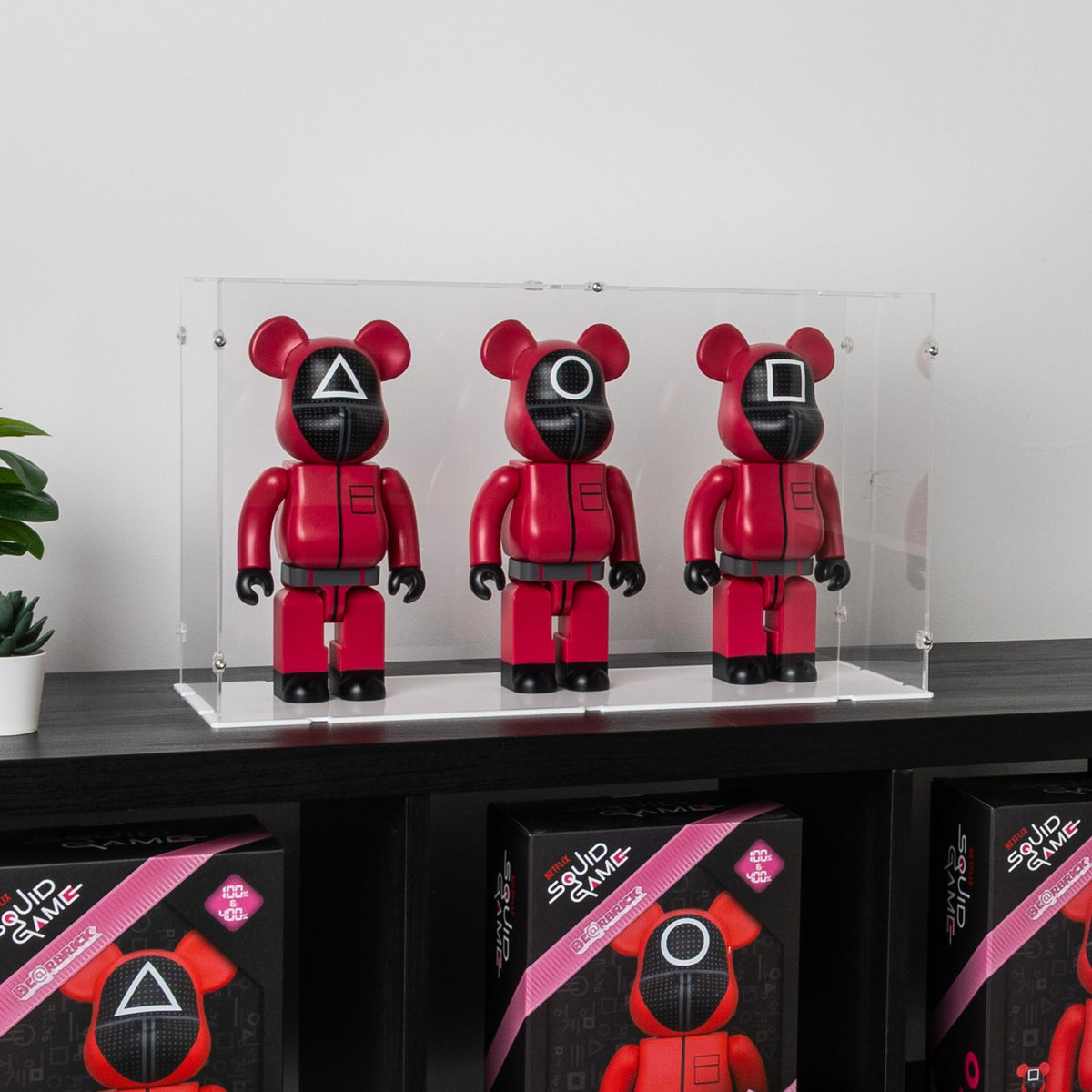 3x 400% Bearbrick Squid Game Guards Display Case