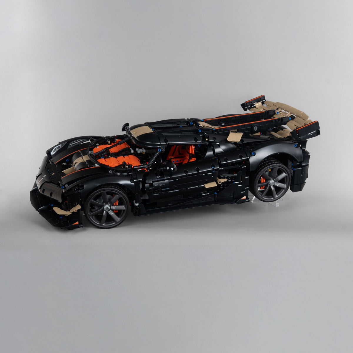 Angled Stand for LEGO Technic & Creator Cars (4/8 cm)