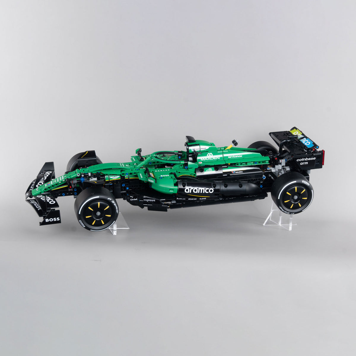 Angled Stand for LEGO Technic & Creator Cars (6/10 cm)