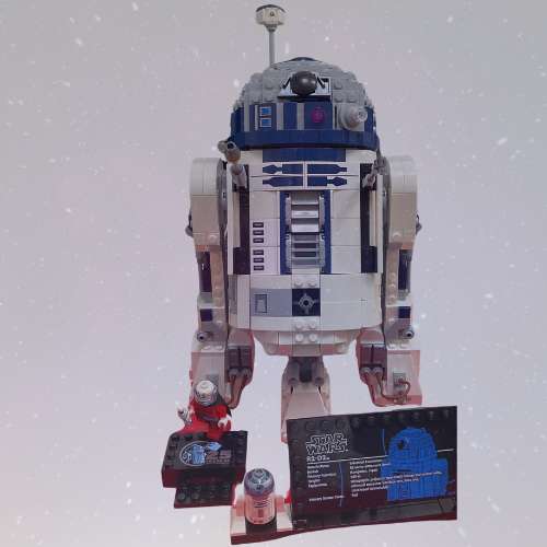 Finished building the 2024 LEGO R2-D2 step-by-step