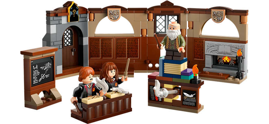 76442 lego charms class - classroom with teacher