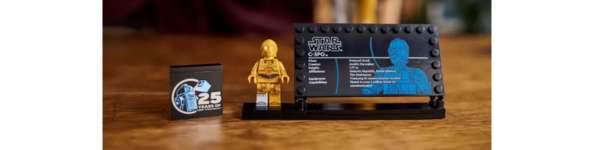 LEGO 75398 C-3PO's information plaque and LEGO C-3PO minifigure