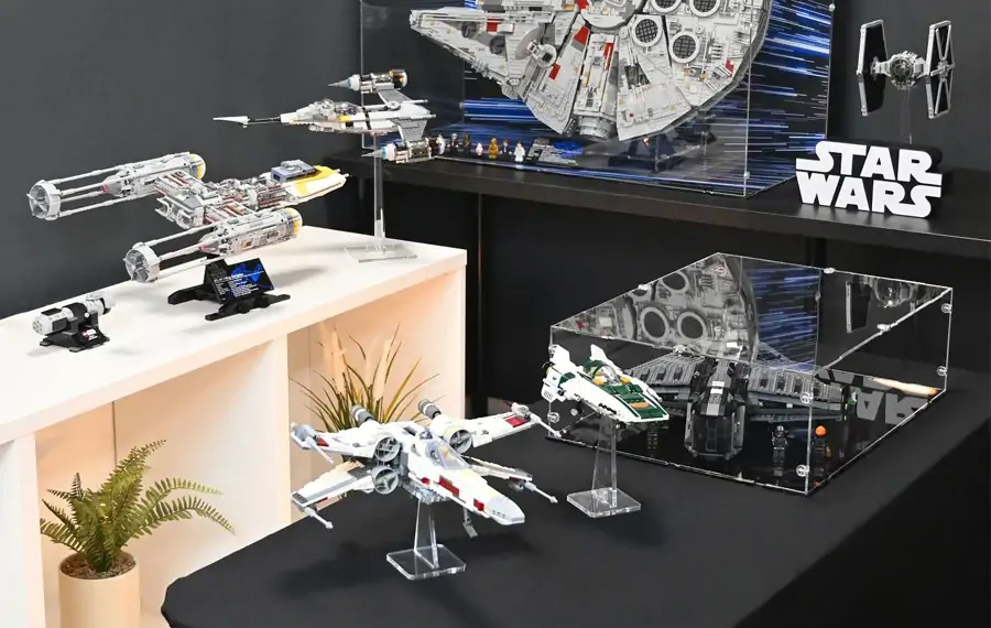 Star Wars LEGO stands