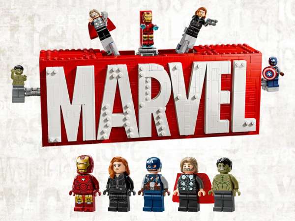 LEGO 76313 MARVEL Logo and Minifigures