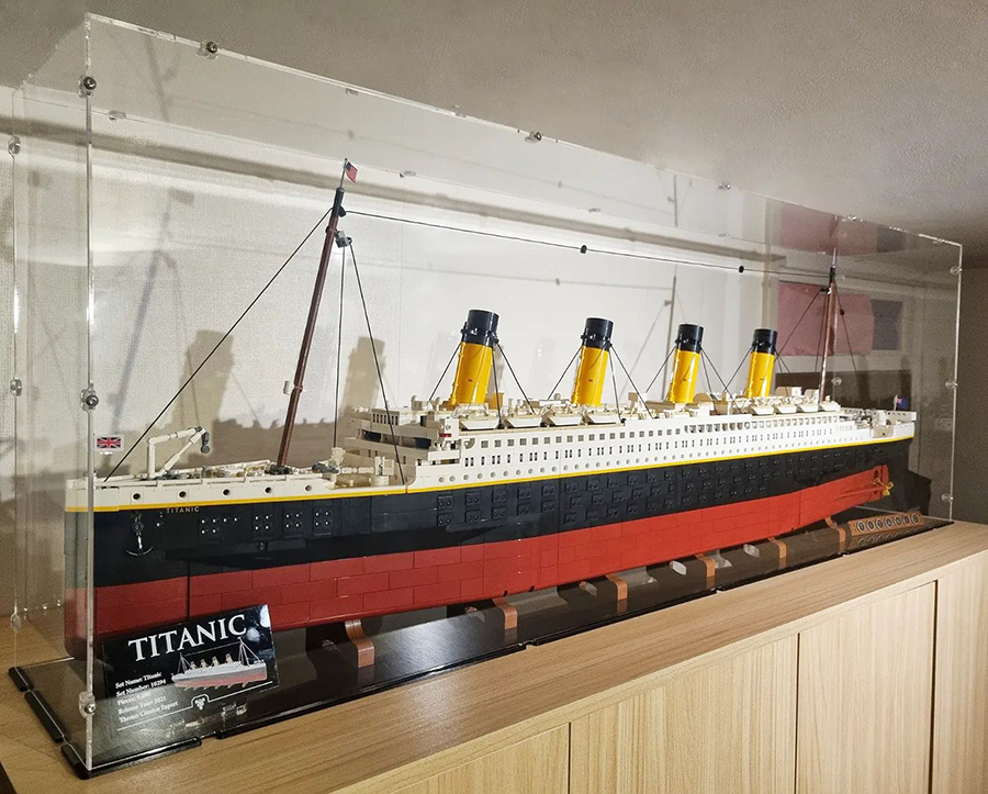 Titanic LEGO exhibition display case